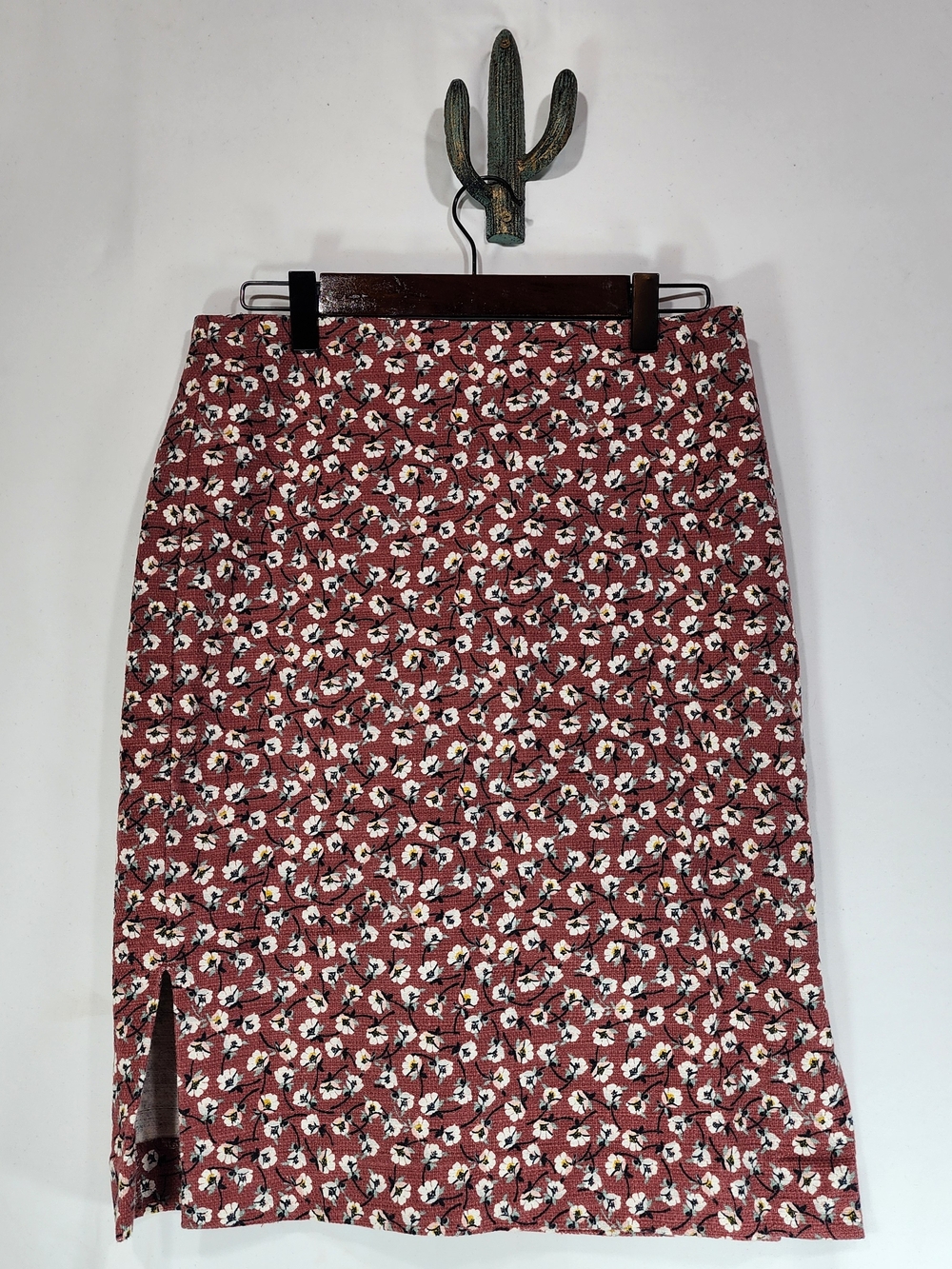 LOFT Outlet Floral Midi Skirt Size 2 Burgundy Red Flowers A-Line Side Slit